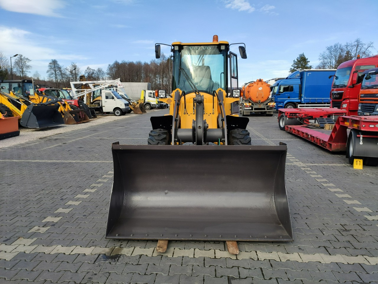 Volvo L30B Pro Unikat Stan Tylko 5380 mth - Wheel loader: picture 4 Volvo L30B Pro Unikat Stan Tylko 5380 mth - Wheel loader: picture 4