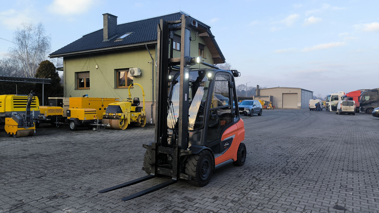 LINDE H 30 T – 01 - LPG forklift: picture 1 LINDE H 30 T – 01 - LPG forklift: picture 1