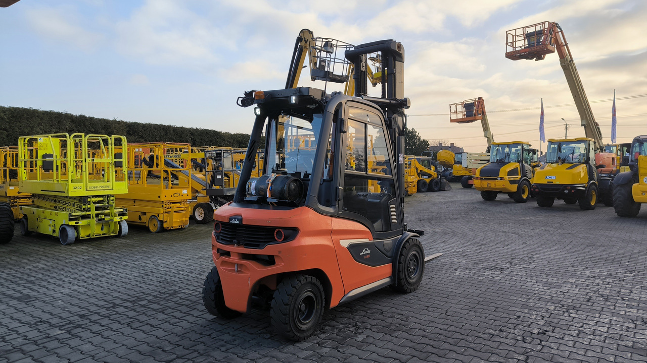 LINDE H 30 T – 01 - LPG forklift: picture 5 LINDE H 30 T – 01 - LPG forklift: picture 5