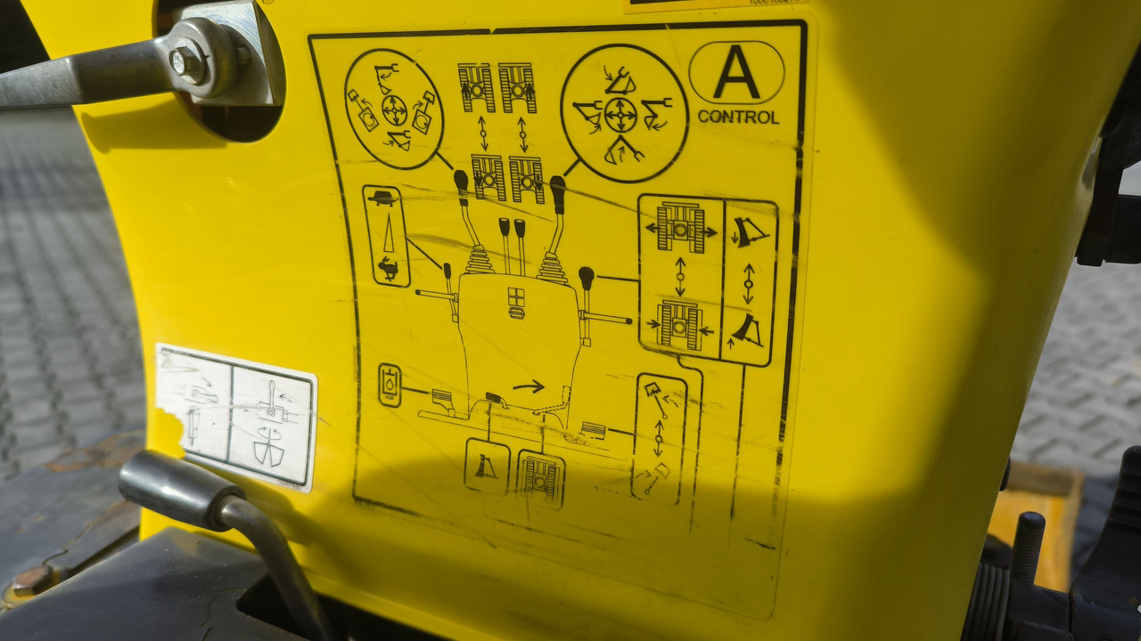 Mini excavator WACKER NEUSON 803: picture 16
