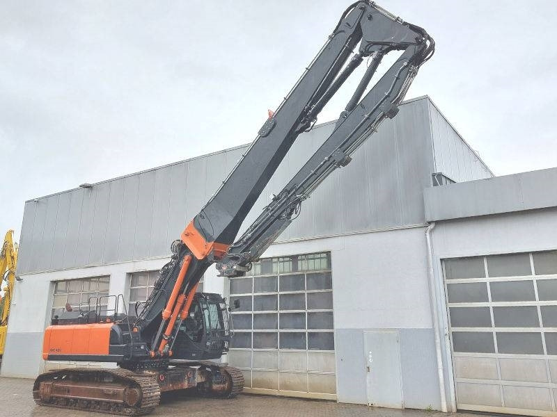Hitachi KTEG KMC400P-6  - Demolition excavator: picture 4 Hitachi KTEG KMC400P-6  - Demolition excavator: picture 4