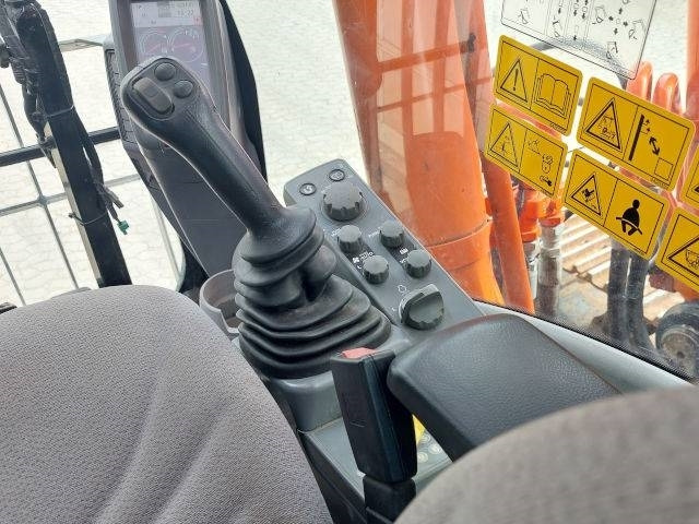 Excavator Hitachi KTEG KMD400-6: picture 13
