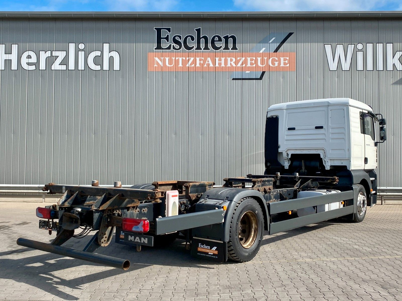 MAN TGA 18.350 LL Fahrschule*Driving school*5 Sitze MAN TGA 18.350 LL Fahrschule*Driving school*5 Sitze - Container transporter/ Swap body truck: picture 5 MAN TGA 18.350 LL Fahrschule*Driving school*5 Sitze MAN TGA 18.350 LL Fahrschule*Driving school*5 Sitze - Container transporter/ Swap body truck: picture 5