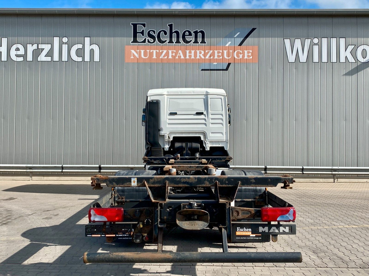 MAN TGA 18.350 LL Fahrschule*Driving school*5 Sitze MAN TGA 18.350 LL Fahrschule*Driving school*5 Sitze - Container transporter/ Swap body truck: picture 4 MAN TGA 18.350 LL Fahrschule*Driving school*5 Sitze MAN TGA 18.350 LL Fahrschule*Driving school*5 Sitze - Container transporter/ Swap body truck: picture 4