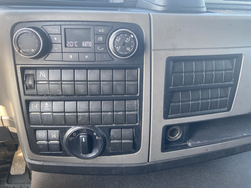 Curtainsider truck MAN TGL 12.250 4x2 BL: picture 12 Curtainsider truck MAN TGL 12.250 4x2 BL: picture 12