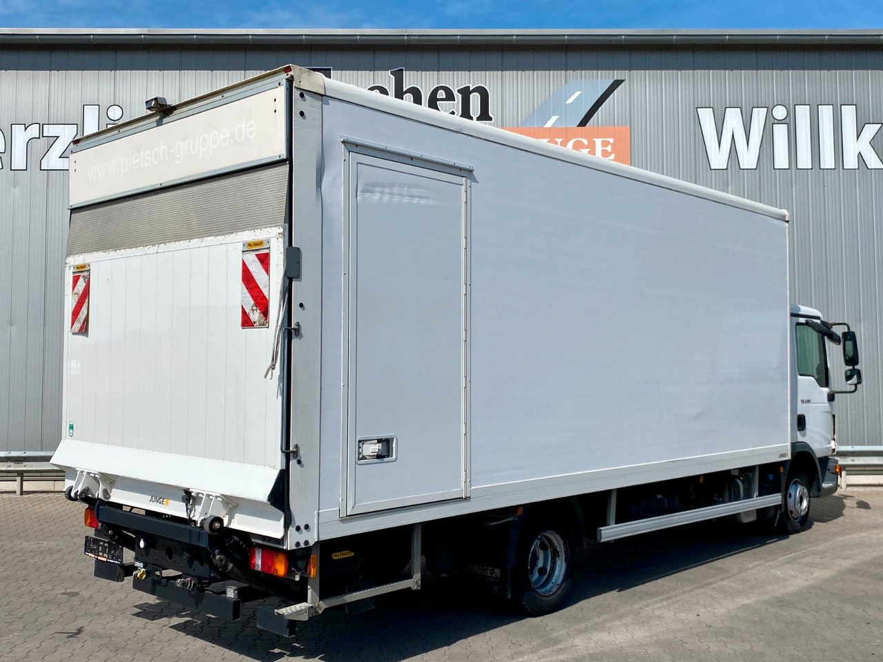 MAN TGL 8.190 | Palfinger LBW 1,00to.*Seitentür*ABS MAN TGL 8.190 | Palfinger LBW 1,00to.*Seitentür*ABS - Box van: picture 5 MAN TGL 8.190 | Palfinger LBW 1,00to.*Seitentür*ABS MAN TGL 8.190 | Palfinger LBW 1,00to.*Seitentür*ABS - Box van: picture 5