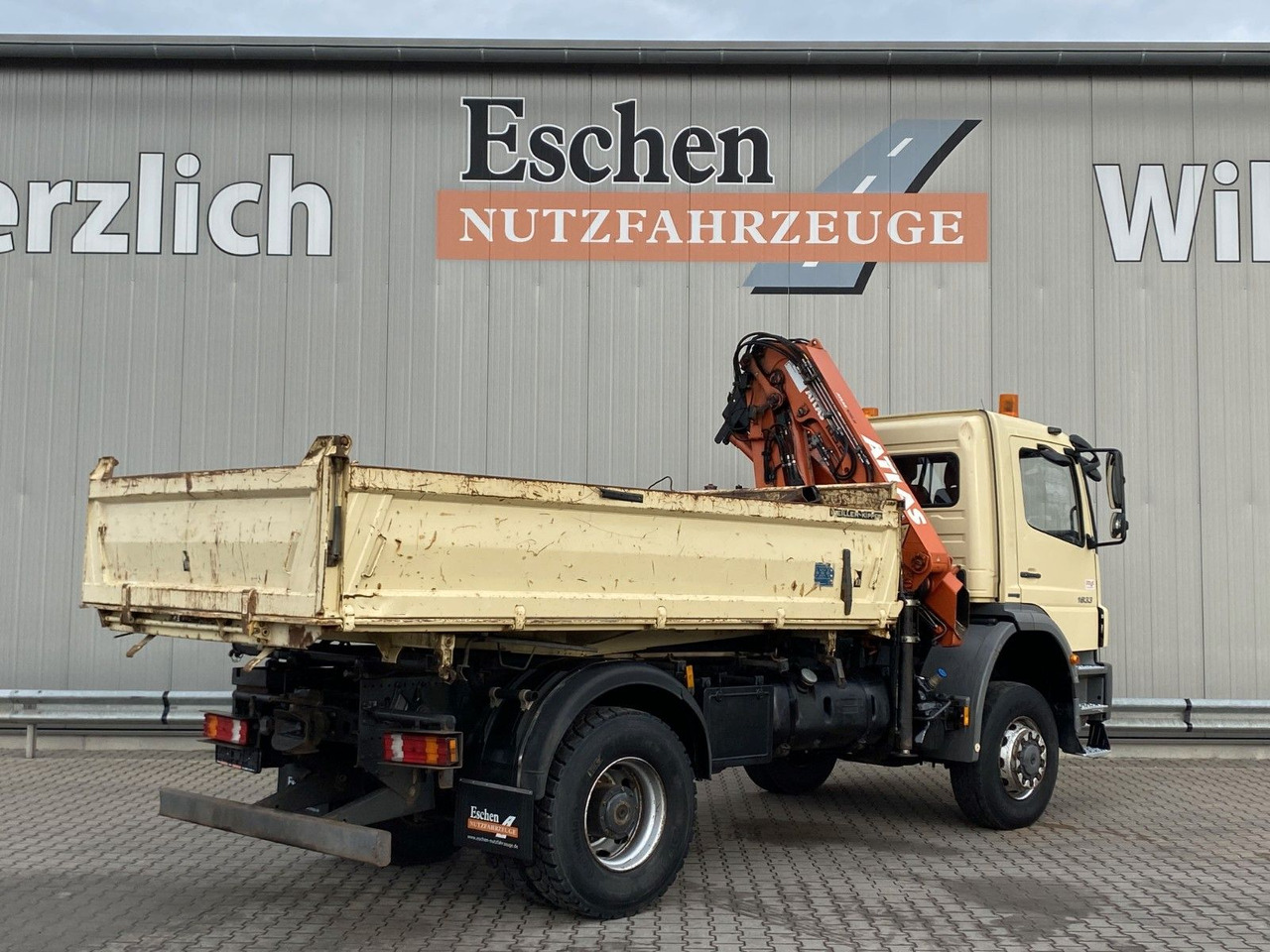 Tipper, Crane truck Mercedes-Benz 1833 4x4 Axor | Atlas 105.2-A2*Funk*AHK*3 Sitze: picture 6