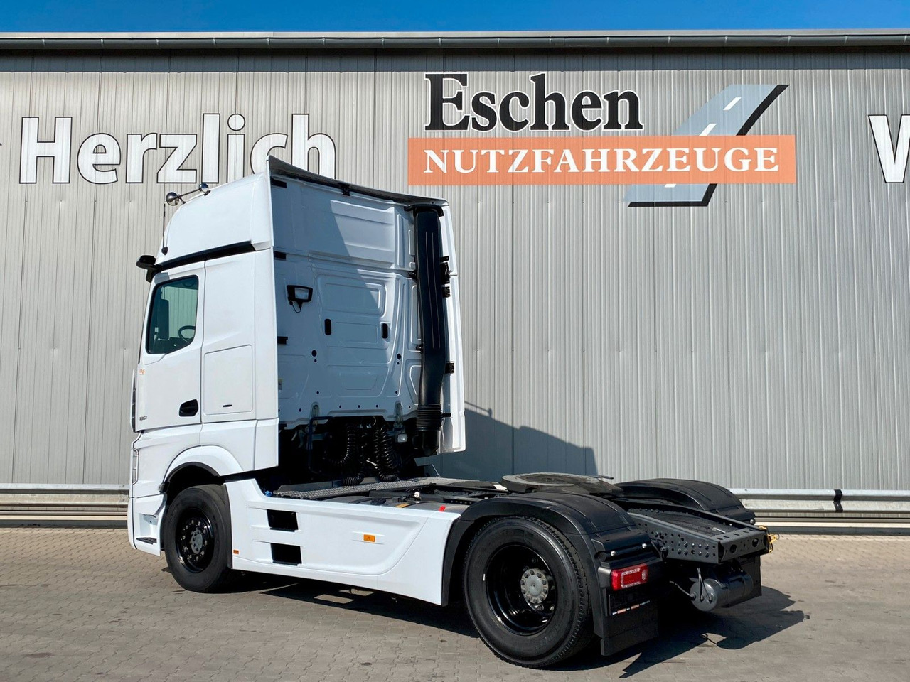 Mercedes-Benz 1851 Actros | GigaSpace*Navi*Retarder*Mirror Cam - Tractor unit: picture 3 Mercedes-Benz 1851 Actros | GigaSpace*Navi*Retarder*Mirror Cam - Tractor unit: picture 3