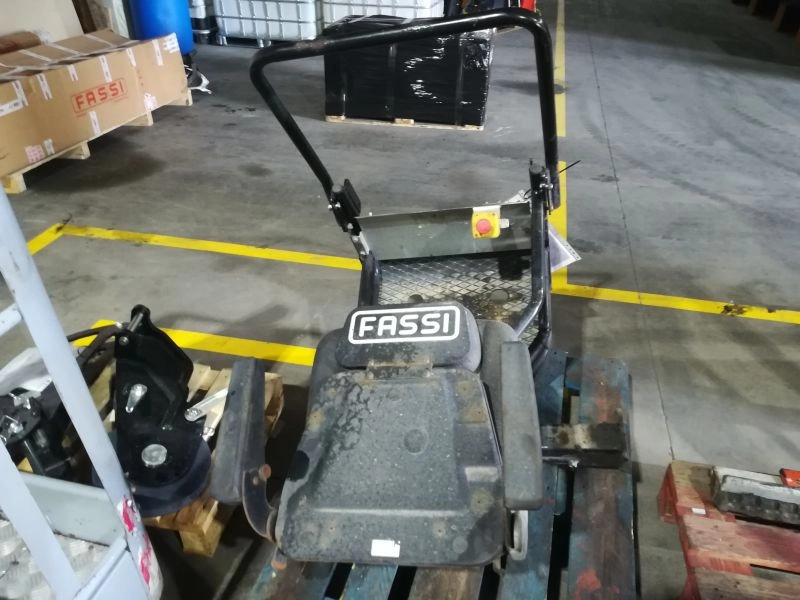 KIT ASIENTO EN COLUMNA FASSI - Seat for Crane: picture 3 KIT ASIENTO EN COLUMNA FASSI - Seat for Crane: picture 3