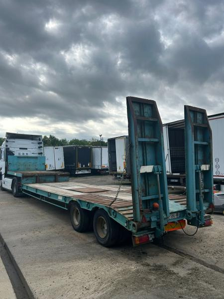 Castera - Low loader semi-trailer: picture 1 Castera - Low loader semi-trailer: picture 1