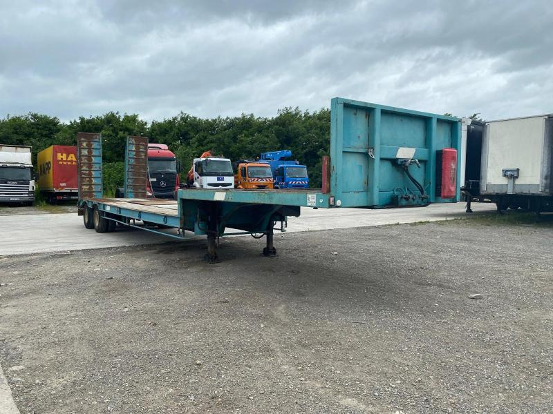 Castera  - Low loader semi-trailer: picture 1 Castera  - Low loader semi-trailer: picture 1