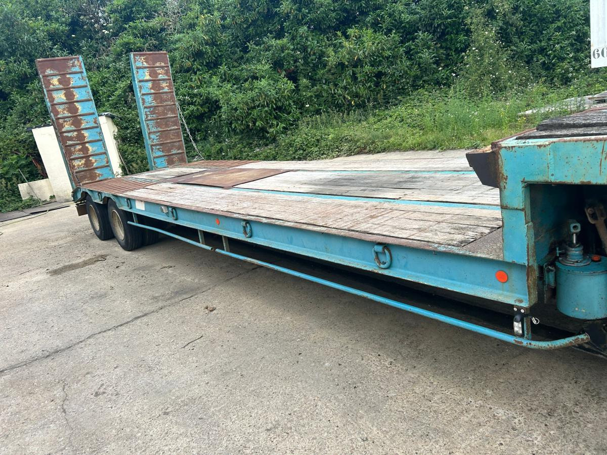 Castera - Low loader semi-trailer: picture 4 Castera - Low loader semi-trailer: picture 4