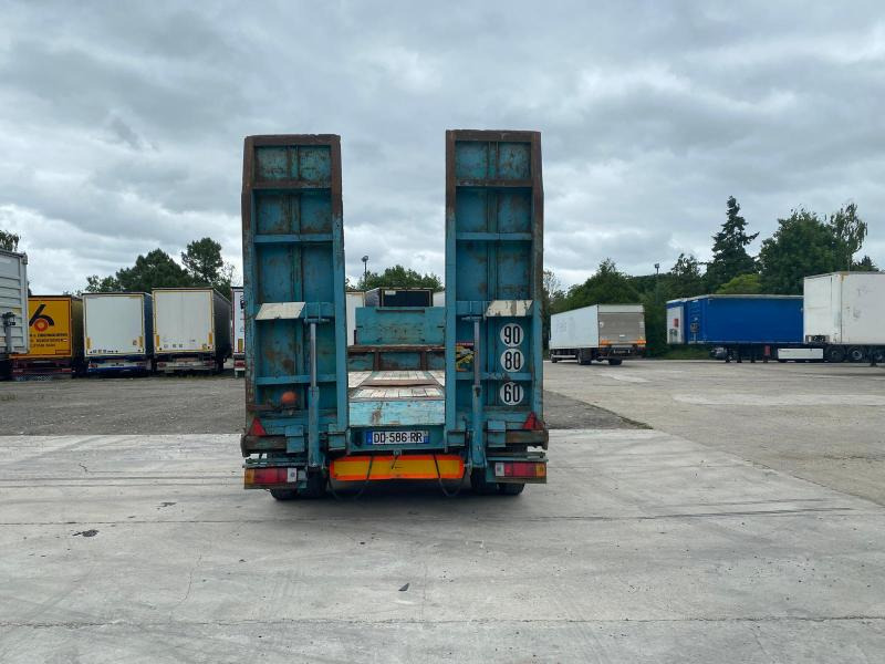 Castera - Low loader semi-trailer: picture 2 Castera - Low loader semi-trailer: picture 2