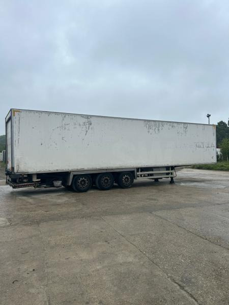 Closed box semi-trailer Chereau: picture 8