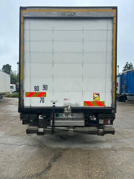 Closed box semi-trailer Chereau: picture 6