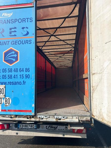 Fliegl - Curtainsider semi-trailer: picture 5 Fliegl - Curtainsider semi-trailer: picture 5