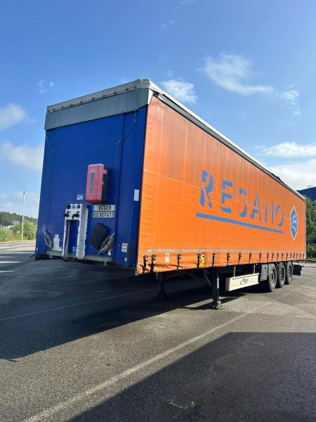 Fliegl - Curtainsider semi-trailer: picture 1 Fliegl - Curtainsider semi-trailer: picture 1