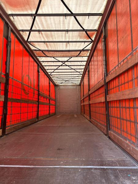 Fliegl - Curtainsider semi-trailer: picture 4 Fliegl - Curtainsider semi-trailer: picture 4