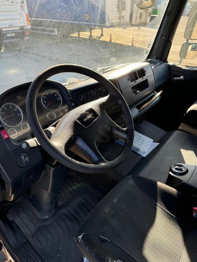 Box truck MAN TGM 18.250: picture 10