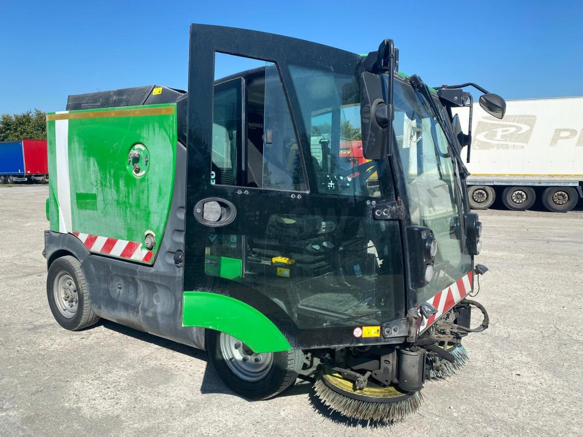 Mathieu Azura MC210 - Road sweeper: picture 5 Mathieu Azura MC210 - Road sweeper: picture 5