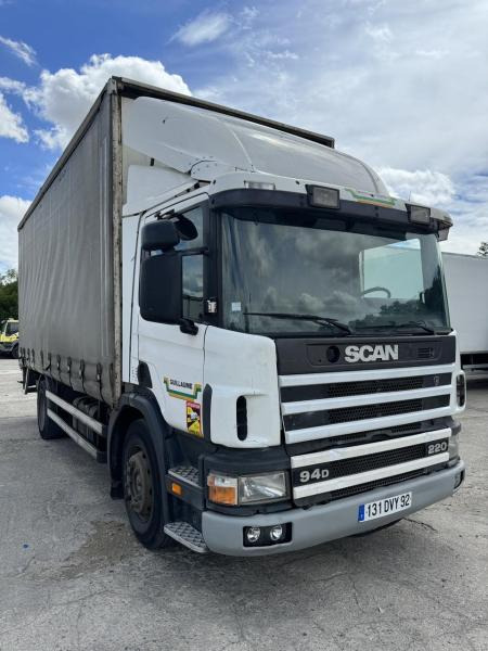 Scania 94 D220 - Curtainsider truck: picture 2 Scania 94 D220 - Curtainsider truck: picture 2