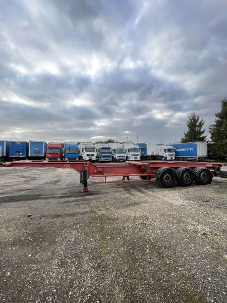 Trouillet - Container transporter/ Swap body semi-trailer: picture 3 Trouillet - Container transporter/ Swap body semi-trailer: picture 3