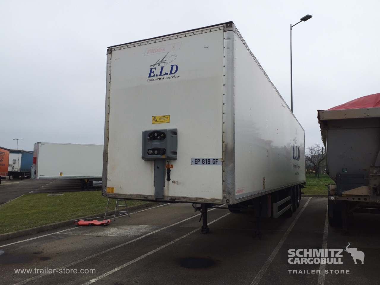 FRUEHAUF Dryfreight Standard Roller shutter door - Closed box semi-trailer: picture 4 FRUEHAUF Dryfreight Standard Roller shutter door - Closed box semi-trailer: picture 4