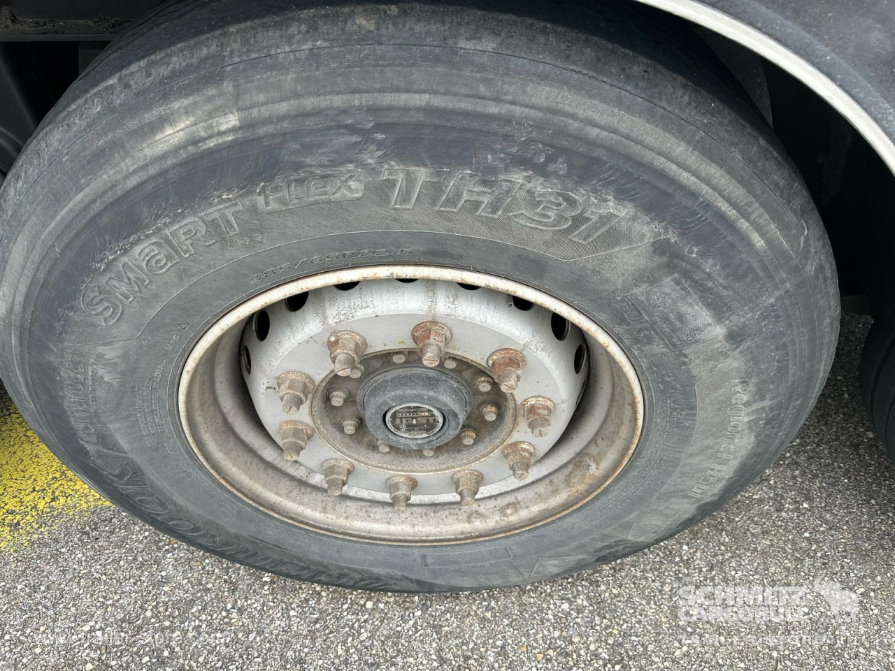 FRUEHAUF Dryfreight Standard Roller shutter door - Closed box semi-trailer: picture 3 FRUEHAUF Dryfreight Standard Roller shutter door - Closed box semi-trailer: picture 3