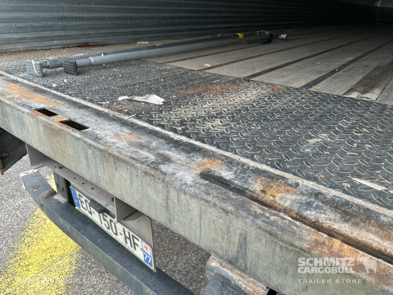 FRUEHAUF Dryfreight Standard Roller shutter door - Closed box semi-trailer: picture 4 FRUEHAUF Dryfreight Standard Roller shutter door - Closed box semi-trailer: picture 4