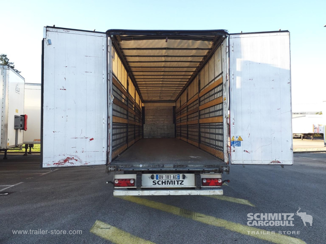 SCHMITZ Curtainsider Standard - Curtainsider semi-trailer: picture 4 SCHMITZ Curtainsider Standard - Curtainsider semi-trailer: picture 4