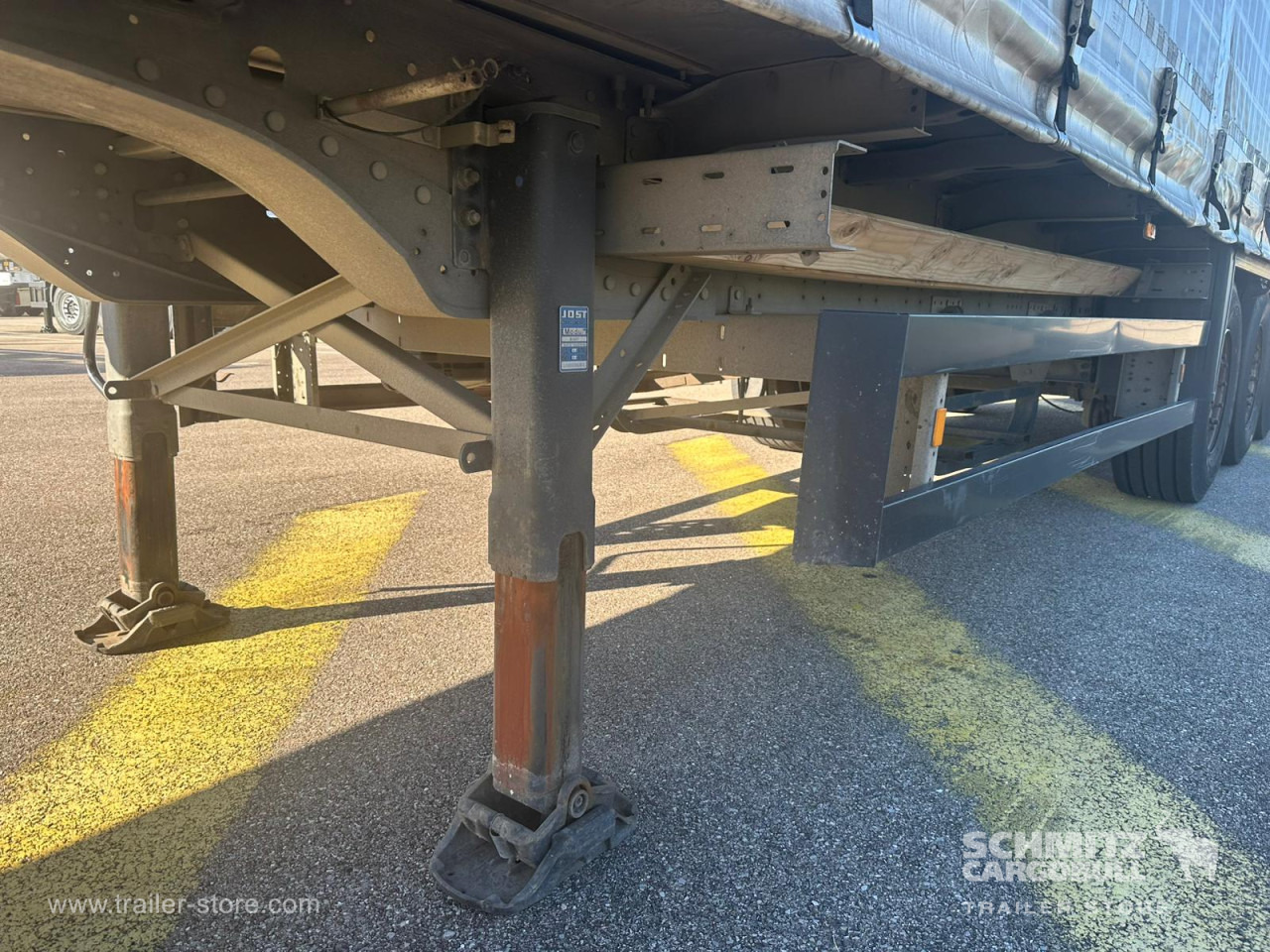 SCHMITZ Curtainsider Standard - Curtainsider semi-trailer: picture 2 SCHMITZ Curtainsider Standard - Curtainsider semi-trailer: picture 2