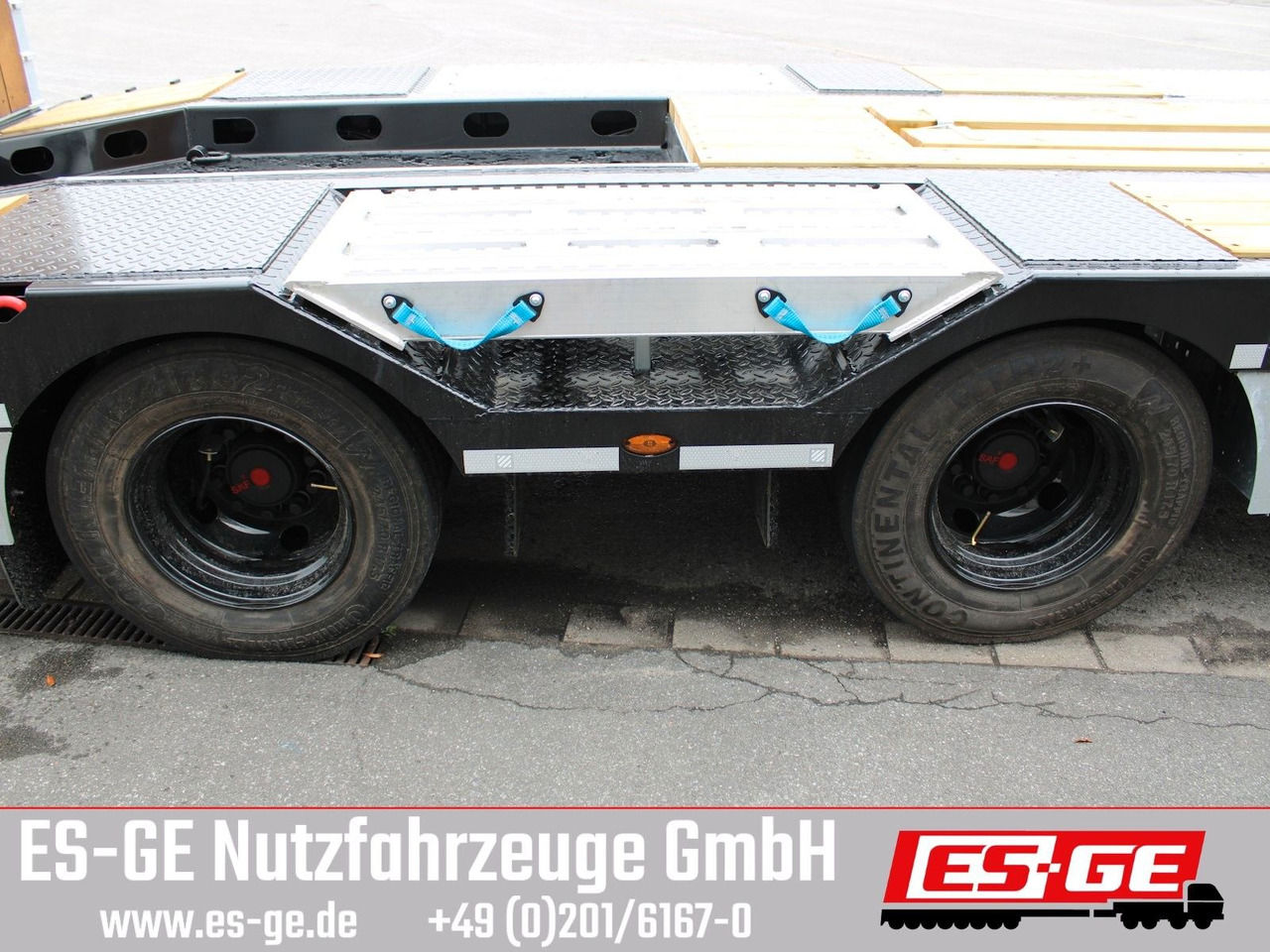 Schwarzmüller Tieflader mit gekröpftem Plateau - Low loader trailer: picture 5 Schwarzmüller Tieflader mit gekröpftem Plateau - Low loader trailer: picture 5