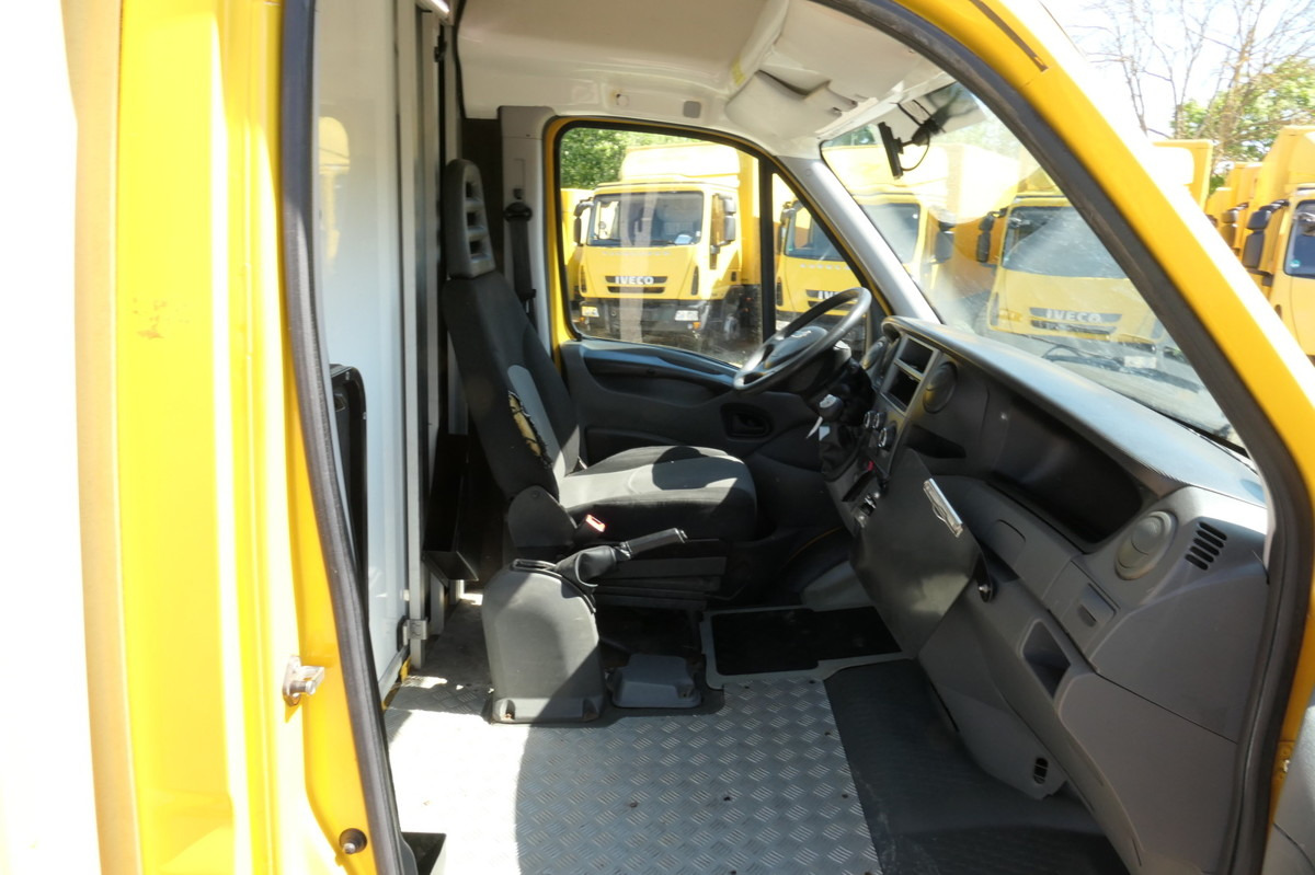 IVECO Daily 35 S11 C30C AUTOMATIK KAMERA Regale LUFT D - Box van: picture 5 IVECO Daily 35 S11 C30C AUTOMATIK KAMERA Regale LUFT D - Box van: picture 5