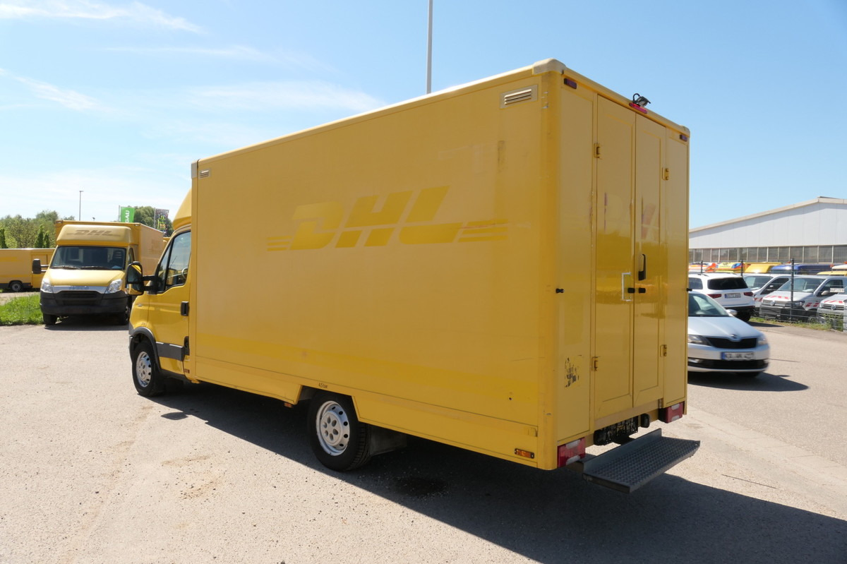 IVECO Daily 35 S11 C30C AUTOMATIK KAMERA Regale LUFT D - Box van: picture 4 IVECO Daily 35 S11 C30C AUTOMATIK KAMERA Regale LUFT D - Box van: picture 4
