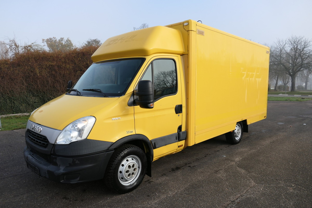IVECO Daily 35 S11 C30C AUTOMATIK KAMERA Regale LUFT D - Box van: picture 1 IVECO Daily 35 S11 C30C AUTOMATIK KAMERA Regale LUFT D - Box van: picture 1