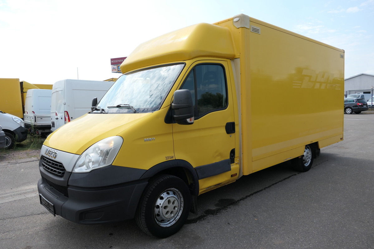 IVECO Daily 35 S11 C30C AUTOMATIK KAMERA Regale LUFT D - Box van: picture 2 IVECO Daily 35 S11 C30C AUTOMATIK KAMERA Regale LUFT D - Box van: picture 2