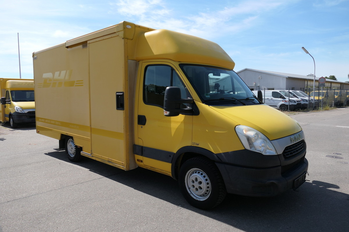 IVECO Daily 35 S11 C30C AUTOMATIK KAMERA Regale LUFT D - Box van: picture 2 IVECO Daily 35 S11 C30C AUTOMATIK KAMERA Regale LUFT D - Box van: picture 2