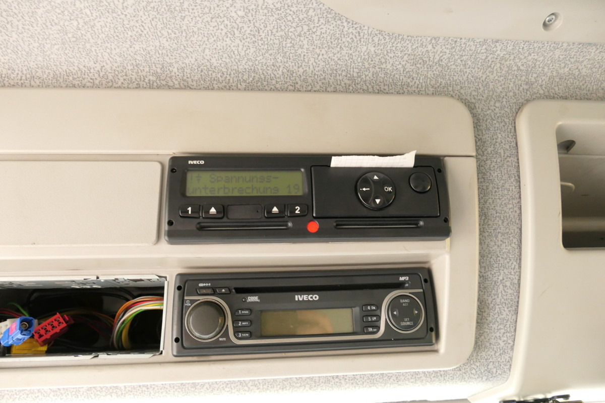 Box truck IVECO EuroCargo ML 120 E28/P AHK LBW Koffer 7,00x2,44x: picture 7 Box truck IVECO EuroCargo ML 120 E28/P AHK LBW Koffer 7,00x2,44x: picture 7