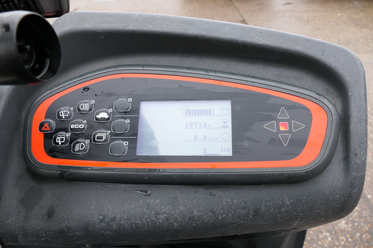 Tow tractor LINDE P 60 Z Schlepper Batterie 40/2020 3-Rad: picture 7 Tow tractor LINDE P 60 Z Schlepper Batterie 40/2020 3-Rad: picture 7