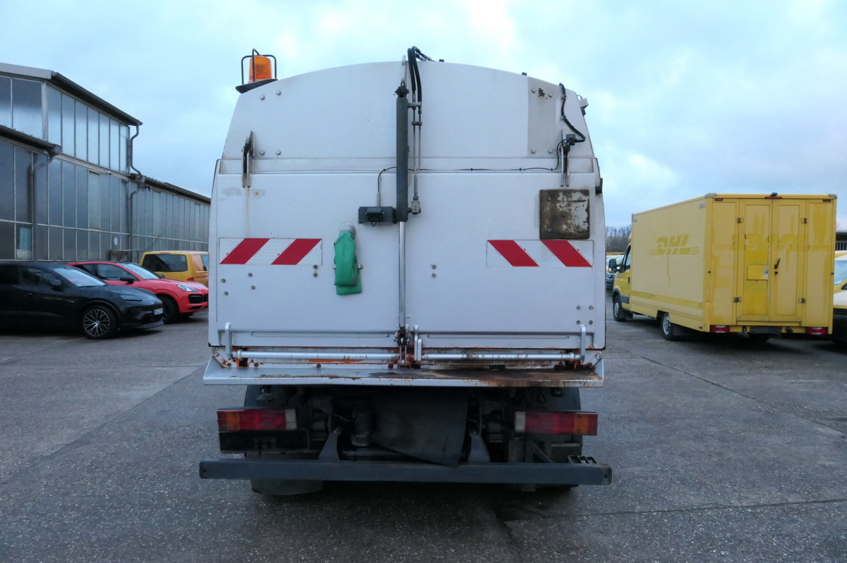 MERCEDES-BENZ Atego 1018 Rechtslenker Schmidt SK 500 R Rückfah - Road sweeper: picture 5 MERCEDES-BENZ Atego 1018 Rechtslenker Schmidt SK 500 R Rückfah - Road sweeper: picture 5