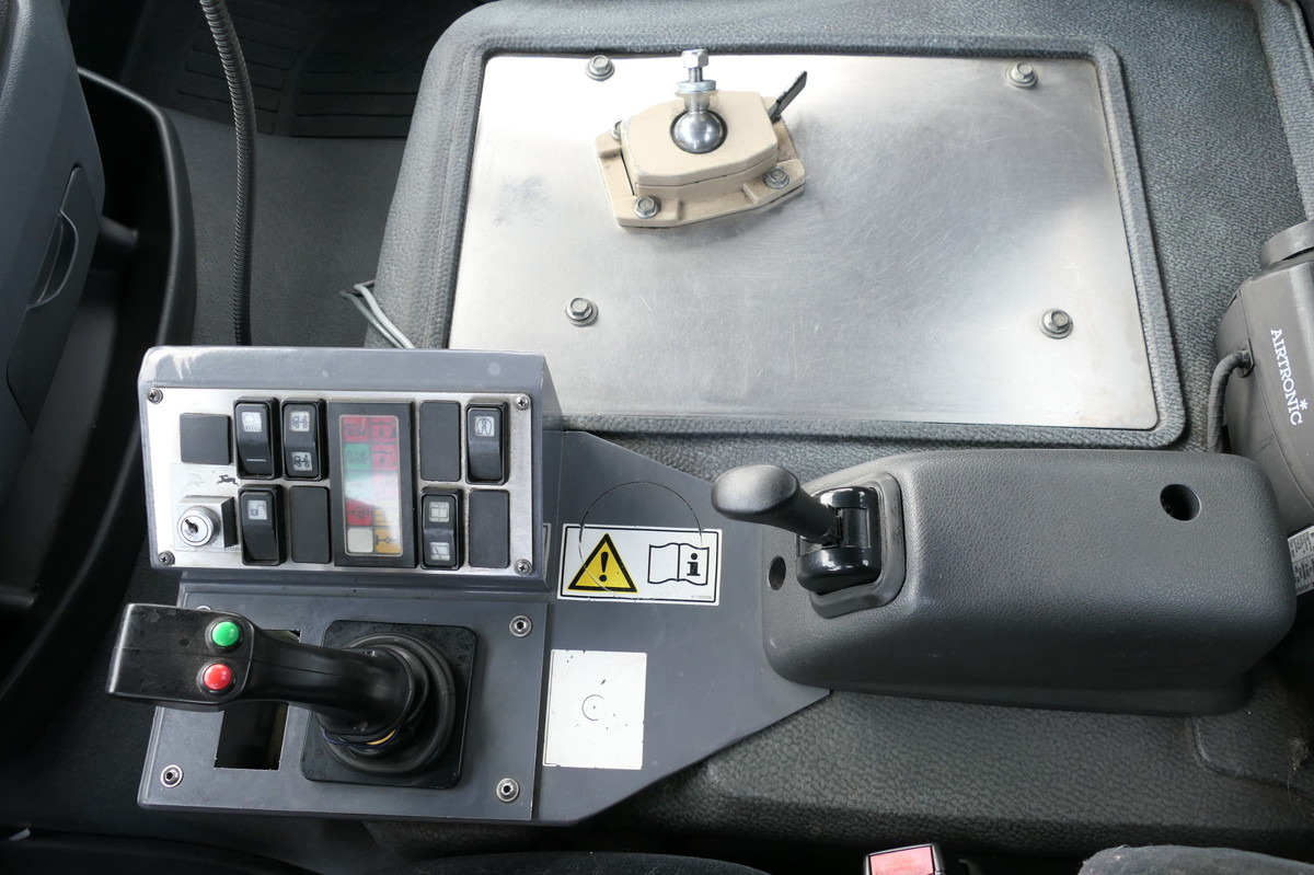 Leasing of MERCEDES-BENZ KAMAG WBH 25 Wiesel Sattelkupplung Umsetzfahrz. MERCEDES-BENZ KAMAG WBH 25 Wiesel Sattelkupplung Umsetzfahrz.: picture 13 Leasing of MERCEDES-BENZ KAMAG WBH 25 Wiesel Sattelkupplung Umsetzfahrz. MERCEDES-BENZ KAMAG WBH 25 Wiesel Sattelkupplung Umsetzfahrz.: picture 13