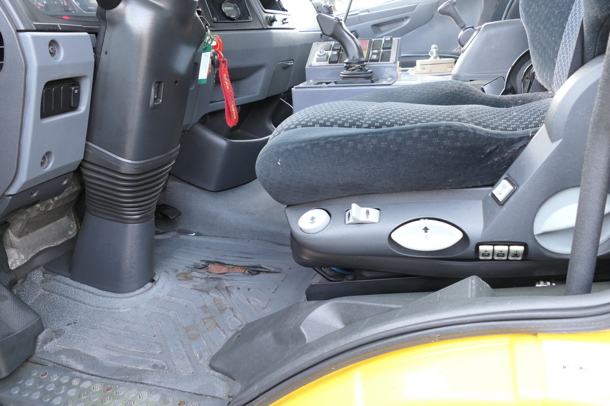 Leasing of MERCEDES-BENZ KAMAG WBH 25 Wiesel Sattelkupplung Umsetzfahrz. MERCEDES-BENZ KAMAG WBH 25 Wiesel Sattelkupplung Umsetzfahrz.: picture 11 Leasing of MERCEDES-BENZ KAMAG WBH 25 Wiesel Sattelkupplung Umsetzfahrz. MERCEDES-BENZ KAMAG WBH 25 Wiesel Sattelkupplung Umsetzfahrz.: picture 11