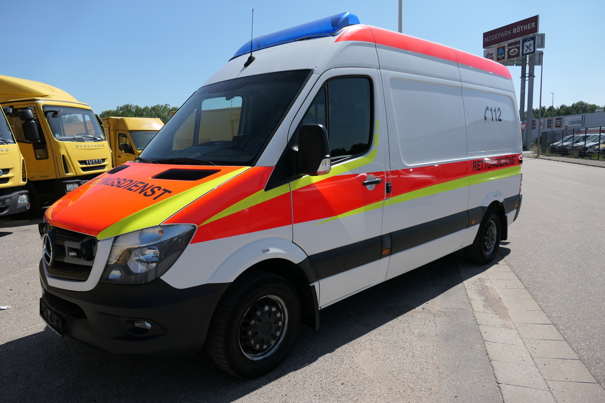 MERCEDES-BENZ Sprinter 316 CDI Klima Rettungswagen - Ambulance: picture 2 MERCEDES-BENZ Sprinter 316 CDI Klima Rettungswagen - Ambulance: picture 2
