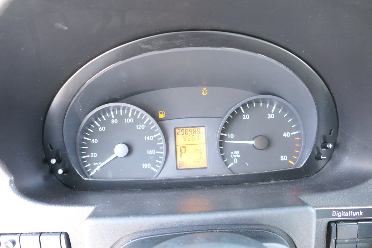 Ambulance MERCEDES-BENZ Sprinter 519 CDI Klima Krankenwagen Fahrtec Aufb: picture 16 Ambulance MERCEDES-BENZ Sprinter 519 CDI Klima Krankenwagen Fahrtec Aufb: picture 16