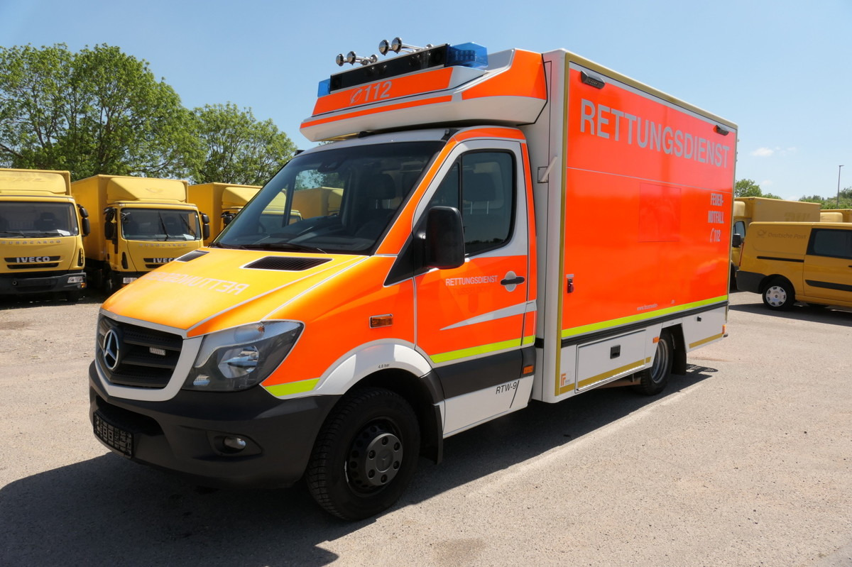 MERCEDES-BENZ Sprinter 519 CDI Klima Krankenwagen - Ambulance: picture 2 MERCEDES-BENZ Sprinter 519 CDI Klima Krankenwagen - Ambulance: picture 2