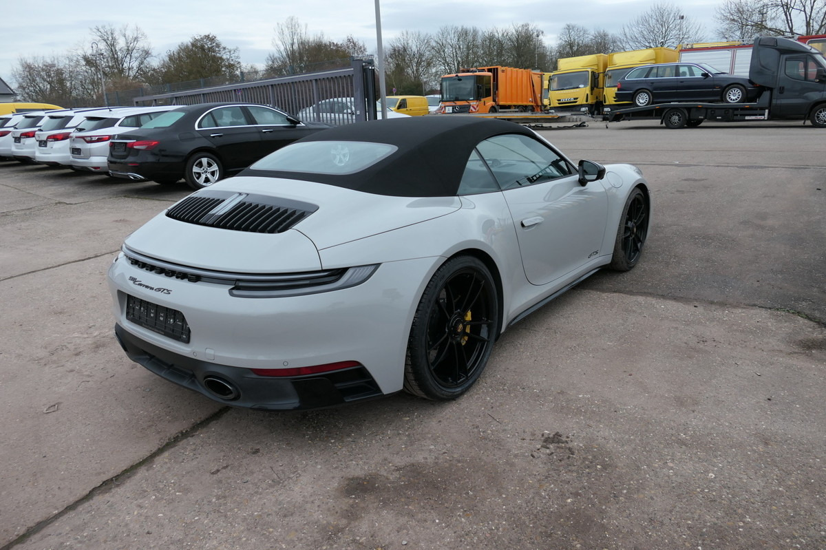 PORSCHE 992 911 Carrera GTS Cabriolet Keramik, PDCC, Bur - Convertible: picture 5 PORSCHE 992 911 Carrera GTS Cabriolet Keramik, PDCC, Bur - Convertible: picture 5