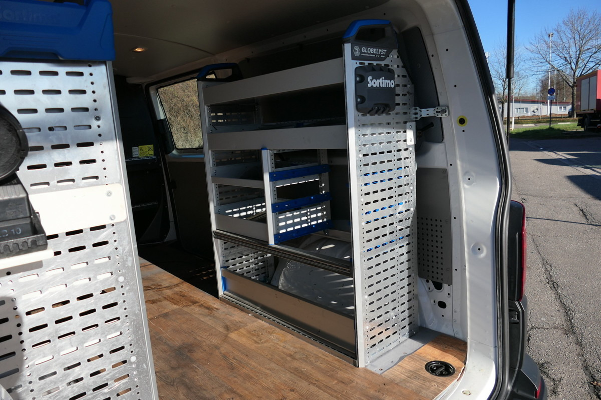 VW T6 Transporter 2.0 TDI lang 4Motion 3Sitzer AHK - Small van: picture 1 VW T6 Transporter 2.0 TDI lang 4Motion 3Sitzer AHK - Small van: picture 1