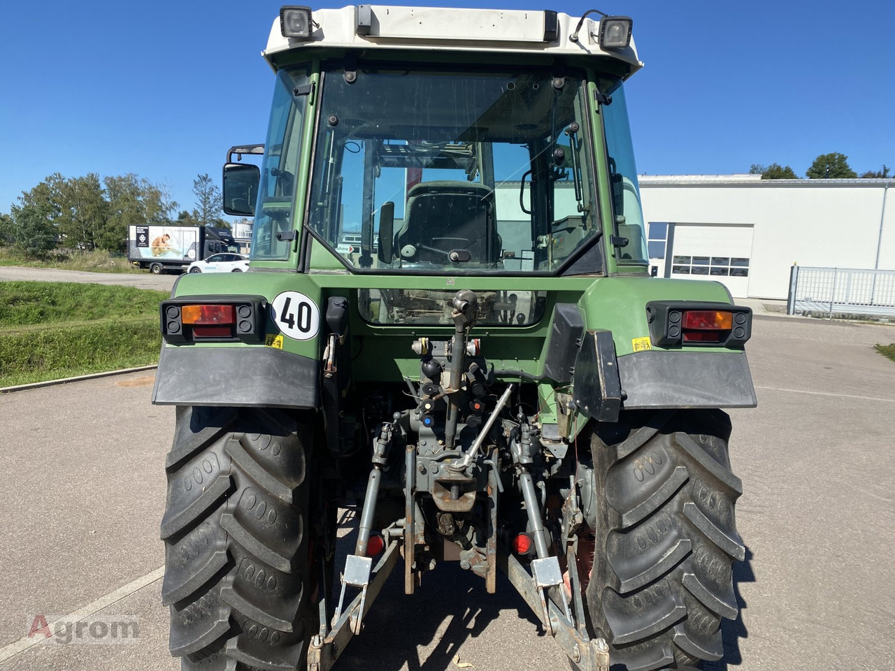 Farm tractor Fendt Farmer 307 C: picture 9