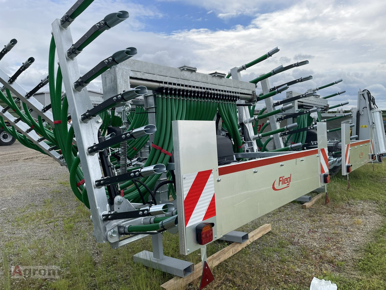 Fliegl Schleppschuhverteiler Compact 6,0 m - Slurry injector: picture 4 Fliegl Schleppschuhverteiler Compact 6,0 m - Slurry injector: picture 4