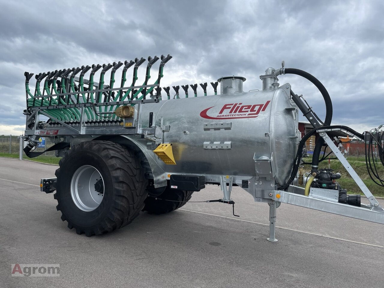 Fliegl VFW 8600 + Skate 90 - Slurry tanker: picture 5 Fliegl VFW 8600 + Skate 90 - Slurry tanker: picture 5